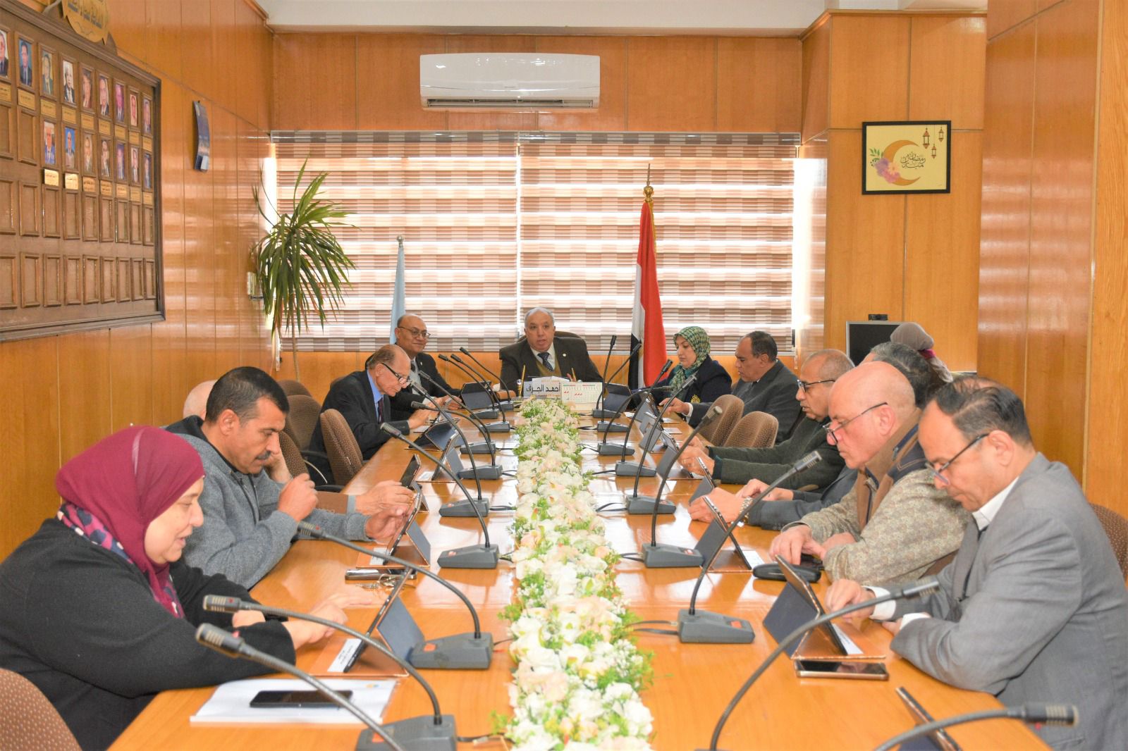 برئاسة عميد الكلية: انعقاد الاجتماع الشهري لمجلس كلية التجارة عن شهر مارس ٢٠٢٦